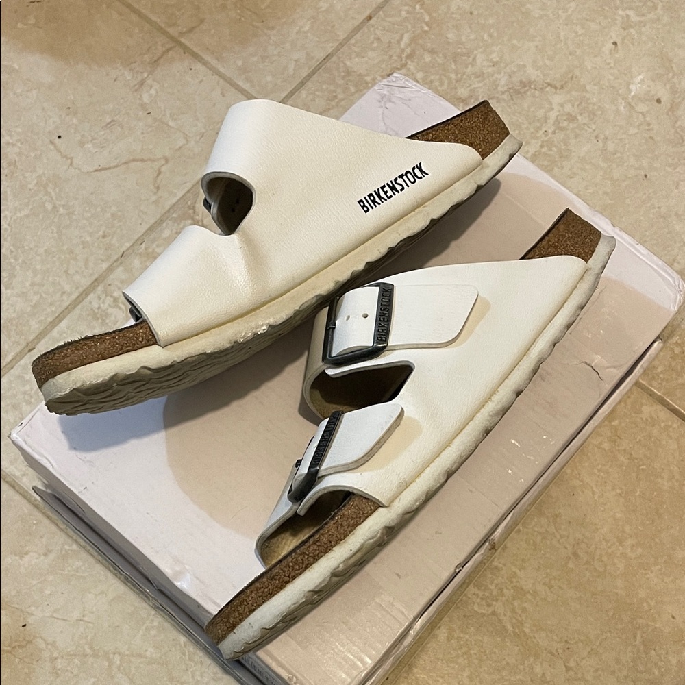 Birkenstock Arizona EU40 White Leather Sandals with Silver Buckles - Picture 6 of 6